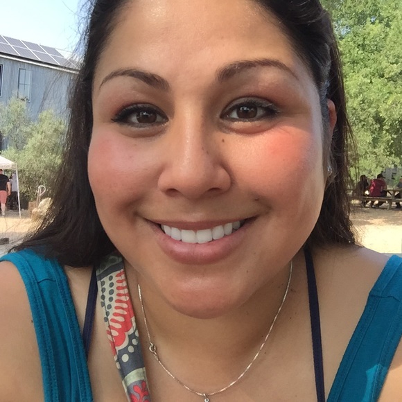 Meet your Posher, April - Picture 1 of 1